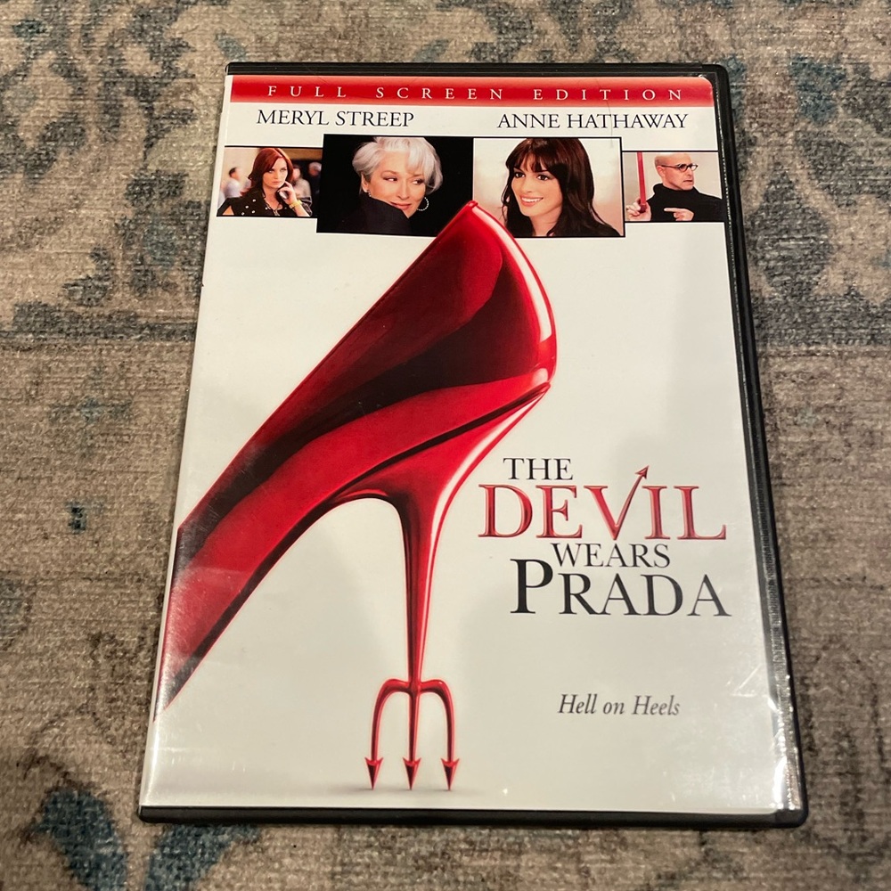 {The Devil Wears Prada} DVD Full Screen Edition, excellent used condition